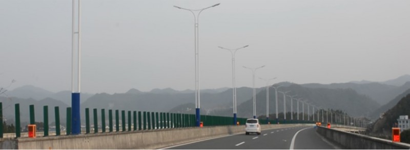 高速公路雾区防雾尾迹灯